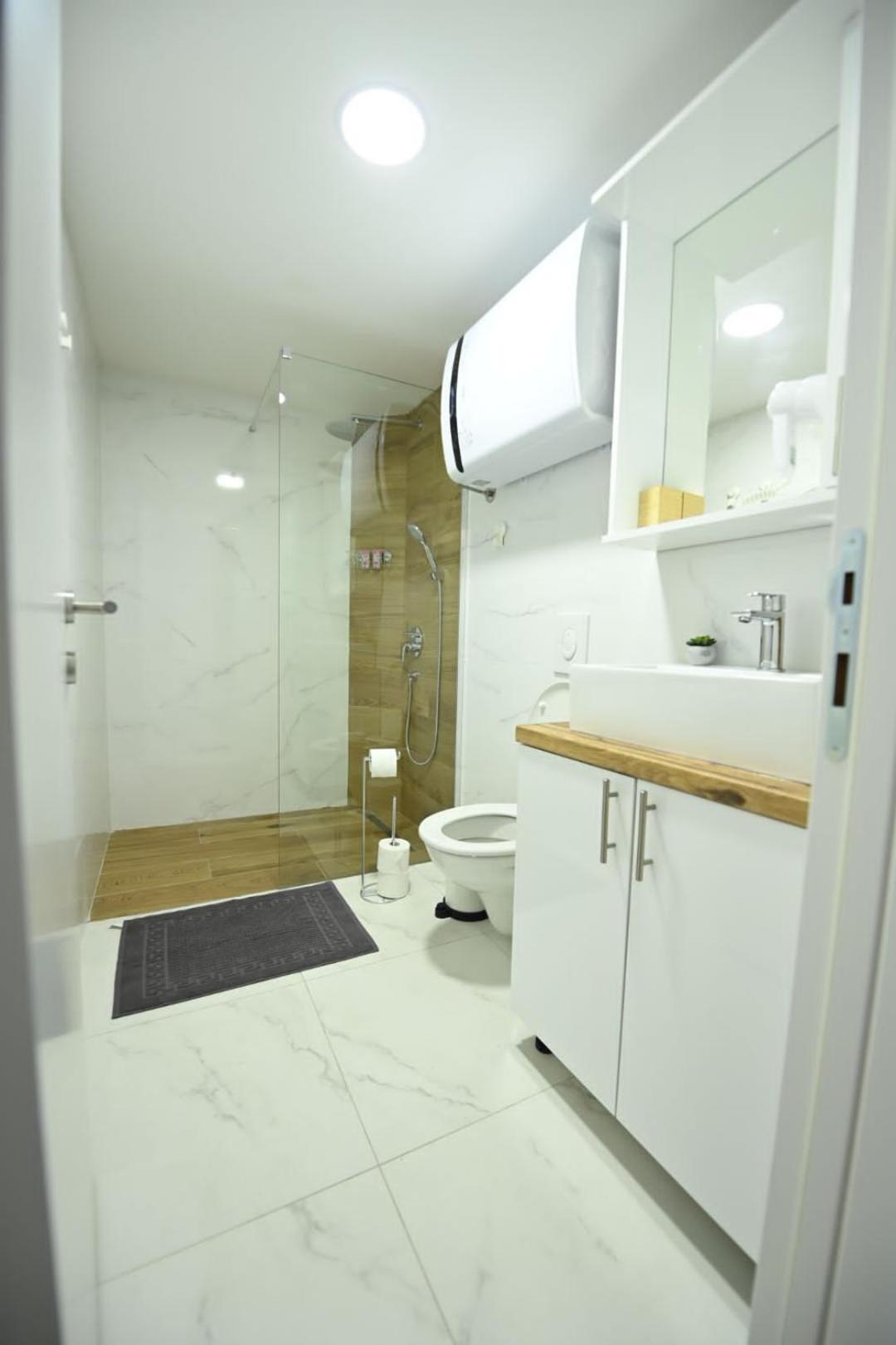 Bel Galleries Sajmiste Habitación foto